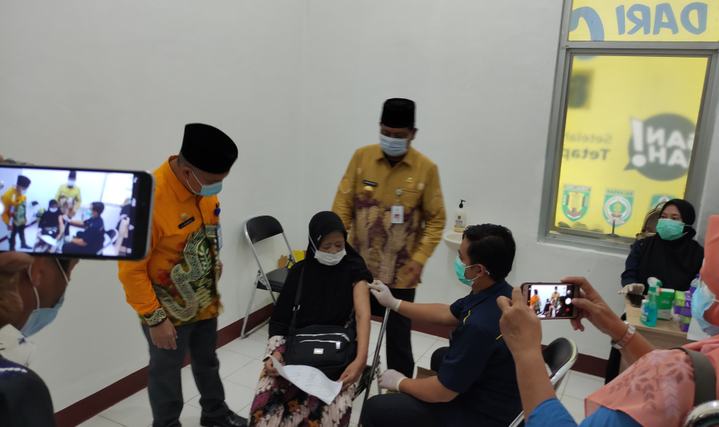 Wabup Tabalong Optimistis Akhir Bulan ini Vaksinasi Bisa Capai 60 Persen dari Sasaran