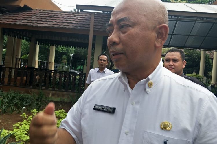 wali-kota-bekasi-rahmat-effendi-di-pemkot-bekasi.jpg