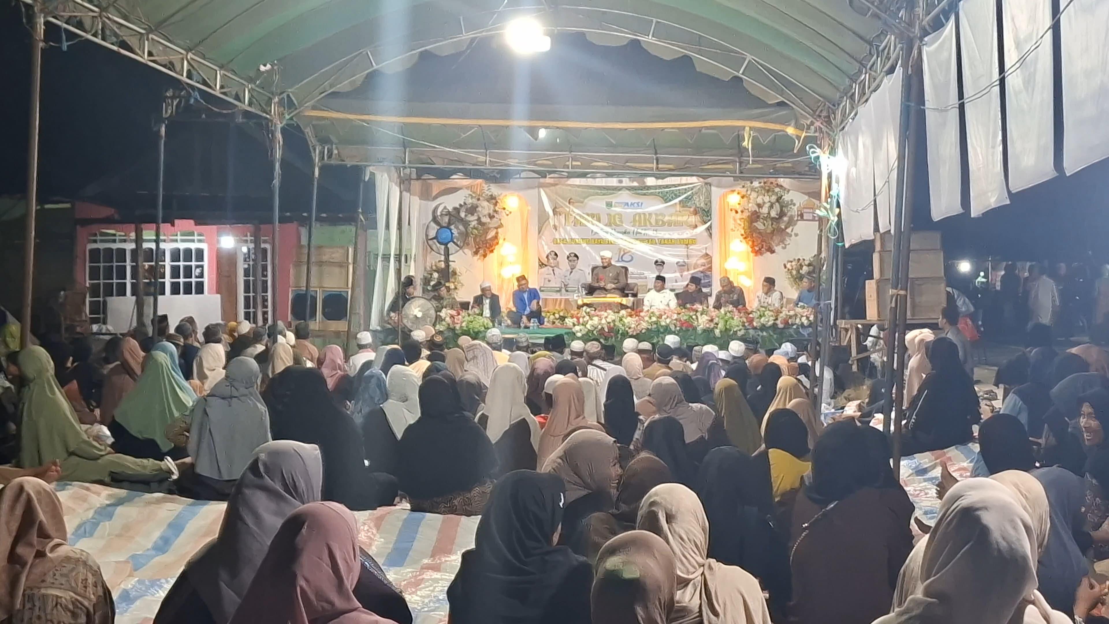 Guru Yanor Beri Tausiyah di HUT ke-18 Desa Gunung Raya Mantewe Tanahbumbu, Tekankan Soal Rasa Syukur - Banjarmasinpost.co.id