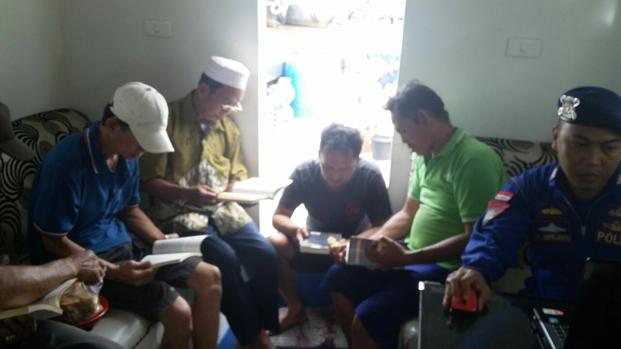 Masyarakat Serbu Kapal Patroli Polair Polda Kalsel, Ternyata Ini yang Dilakukan