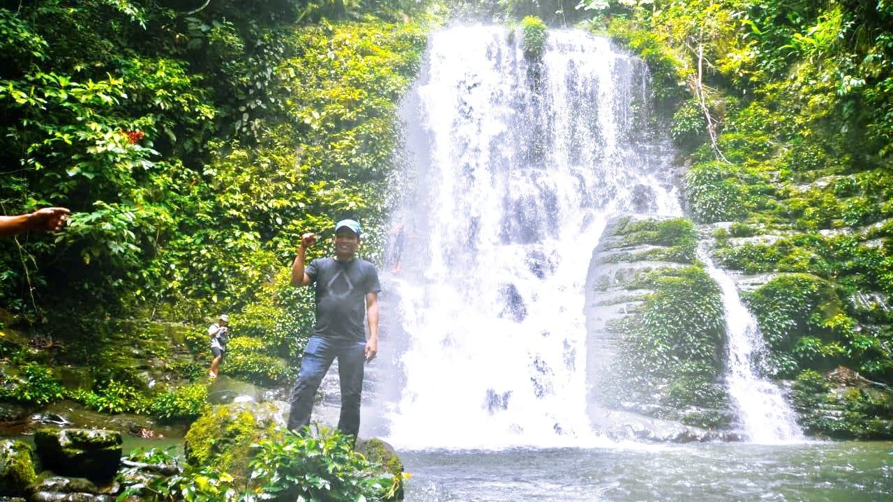 wisata-Air-Terjun-Batarius-di-Desa-Mamigang-Kecamatan-Halong-Kabupaten-Balangan-1.jpg