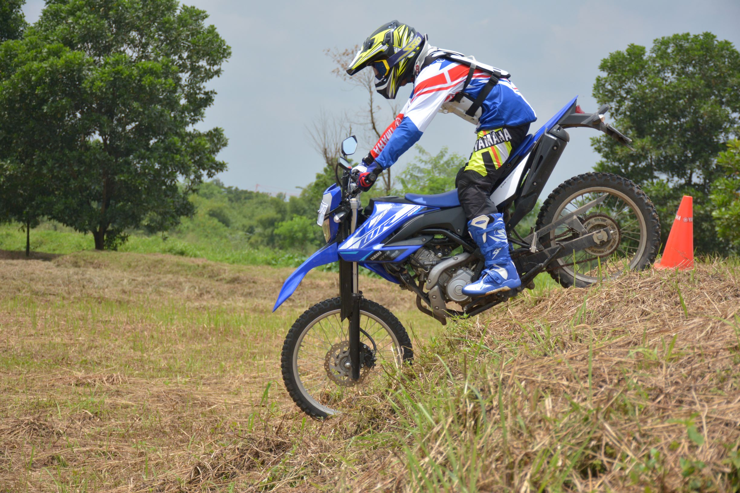 Asah Skill Riding Offroad Sambil Seru-seruan Bareng Yamaha WR 155 R - yamaha-wr-155-r-10.jpg