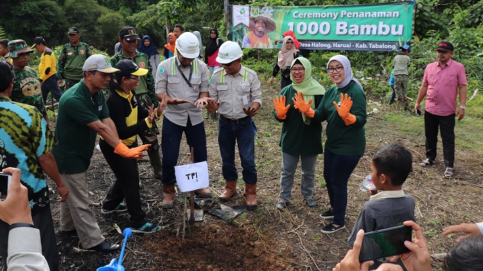 yayasan-adaro-bangun-negeri-yabn-bersama-dengan-kelompok-rumpun-bambu.jpg