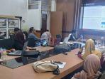 20-staf-Disdag-Kalsel-belajar-aplikasi-srikandi.jpg