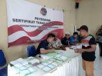 20190413dhody-proses-penyerahan-sertipikat-tanah.jpg