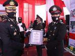 20200702_stan_penyerahan-piagam-penghargaan-kepada-personel-polsek-banjarbaru-kota_1.jpg