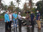 20201224_tab_penyerahan-bantuan-korban-kebakaran-di-desa-bantuil-k.jpg