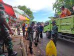 AKSI-bersih-bersih-di-lingkungan-Pasar-melibatkan-berbagai-elemen-yakni-TNIPolri.jpg
