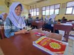 ANTUSIAS-Antusias-anak-anak-SMPN-2-Pulaulaut-Timur-sdd.jpg