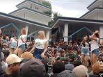 banjarmasin/Acara-dangdutan-tepat-di-halaman-salah-satu-Mushola-Lumajang-Jawa-Timur-12.jpg