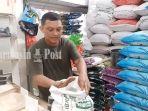 Aktivitas-pedagang-beras-di-Pasar-Bauntung-Banjarbaru11.jpg