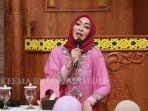 Angelina-Sondakh-mengis-sebuah-acara-kajian-keagamaan.jpg