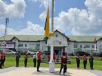 Anggota-Paskibra-Kabupaten-Balangan-latihan-pengibaran-bendera.jpg