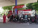 Antre-BBM-Pertamax-di-SPBU.jpg