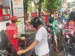 Antrean-SPBU-di-Jalan-S-Parman-Banjarmasin-pasca-pengumuman-kenaikan-harga-BBM-sabtu-03092022.jpg