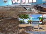 BEGINILAH-penampakan-ruang-kelas-7-SMPN-3-Batibati-yang-runtuh-plafonnya.jpg