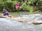 Bamboo-Rafting-Loksado-yang-masuk-110-Event-Pada-Karisma-Event-Nusantara-KEN-2024.jpg