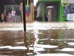 Banjir-di-kawasan-jalan-Agus-Salim-Kelurahan-Kotabaru-Tengah-kalsel-Kamis-23062022.jpg