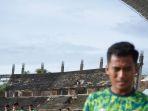 Barito-latihan-berlatar-tribun-stadion-belum-rampung.jpg