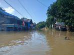 Beginilah-kondisi-banjir-di-Asamasam-Kampung-yang-terjadi-sejak-Rabu-kemarin.jpg