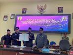 Bupati-HST-dan-Unsur-pimpinan-DPRD-dengan-dokumen-kesepakatan-APBD-HST-2023.jpg