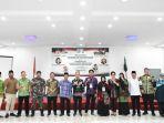 Bupati-kapuas-Ben-Brahim-S-Bahat-bersama-anggota-KAHMI-rabu-18012023.jpg
