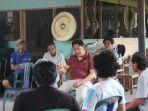Calon-Bupati-HST-Samsul-Rizal-saat-menyerap-aspirasi-para-pelaku-seni-di-HST.jpg