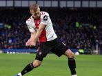Chelsea-ingin-mengontrak-duo-Southampton-James-Ward-Prows-di-bursa-transfer-Liga-Inggris.jpg