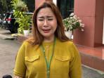 Chikita-Meidy-tak-kuasa-menahan-tangis-usai-menjalani-sidang-cerai-di-PA-Tigaraksa-Selasa.jpg