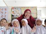 Dina-Fuji-Utami-guru-SLBN-2-Martapura-Kabupaten-Banjar.jpg