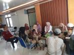 Dinas-DPPKBPPPA-bersama-pihak-Kecamatan-Daha-Selatan-dan-Pemerintah-Desa-Parigi.jpg