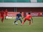 Duel-Nanthipat-Chaiman-Khon-Cho-Htoo-Timnas-U-19-Thailand-vc-Myammar-Piala-AFF-U-16-2022.jpg