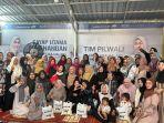 Dukungan-emak-emak-di-RT-40-dan-41-RW-08-Komplek-Bumi-Cahaya-Bintang-kepada-Lisa-Halaby.jpg