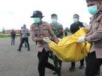 Evakuasi-jenazah-pendulang-emas-di-Yahukimo-oleh-aparat-gabungan-TNI-Polri.jpg