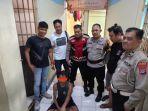 Fitriansyah-saat-diamankan-personel-Polsek-Banjarbaru-Utara-Polres-Banjarbaru.jpg