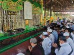 Forkot-Banjarmasin-saat-ziarah-ke-Makam-Sultan-Suriansyah.jpg