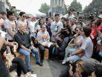 Ganjar-berbincang-dengan-artis-film-dan-influencer.jpg