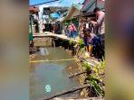 Geger-temuan-orok-di-aliran-sungai-Jalan-Fatmaraga12.jpg