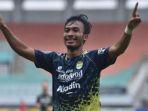 Gelandang-muda-Persib-Bandung-dan-Timnas-U23-Indonesia-Robi-Darwis.jpg