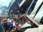Gudang-jemur-karet-ambruk-di-Desa-Lianganggang-Kabupaten-Tanah-Laut-Tala-Kalsel-09032023.jpg