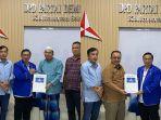 Habib-Banua-dan-Gusti-Kadarusman-menyerahkan-formulir-ke-Demokrat-Kalsel.jpg