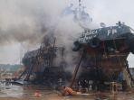 ILUSTRASI-Kebakaran-Kapal-Tugboat-diperairan-d12.jpg