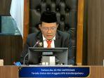 J-Kristiadi-anggota-DKPP-yang-membacakan-putusan-sidang-etik-KPU-Banjarbaru.jpg