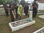 Jajaran-Kejaksaan-Negeri-HST-saat-melaksanakan-ziarah-qq2.jpg