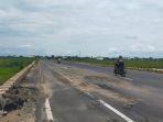 Jalan-Bypass-Desa-Bayur-Panangkalaan-HSU-sudah-ada-yang-rusak.jpg