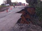 Jalan-Satui-di-KM-171-Satui-Barat-Tanbu-longsor.jpg