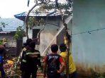 KEBAKARAN-Relawan-sedang-lakukan-pemadaman-1.jpg