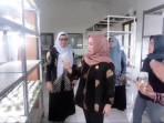 KUNJUNGAN-0Kotabaru-Suwanti-saat-mengunjungS.jpg