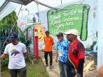 Kalapas-Kelas-IIA-Kotabaru-Yosef-Benyamin-Yembise-kanan-mendampingi-rombongan.jpg