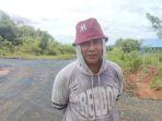 Kalselpedia-Tokoh-warga-Adul-bersyukur-ada-jalan-tembus-ke-kantor-pemkab-tanbu.jpg